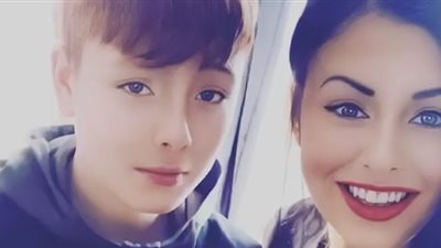 حسرة أم.. انتهت حياة ابنها على «تيك توك»