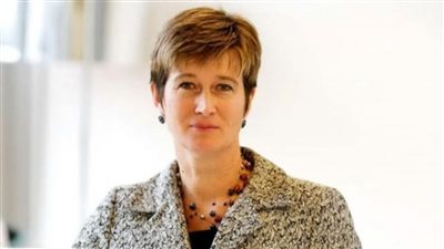 سبب غريب يضع سفيرة بريطانية خلف الأسوار