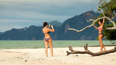 ممنوع دخول الرجال.. 