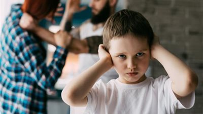 الأزهر: احذروا الفتنة بين الأزواج.. والتستر خلف الحريات 