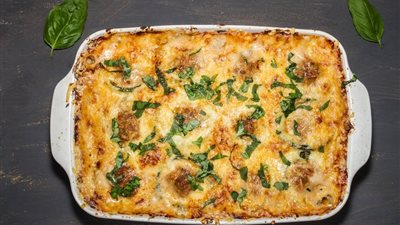 طريقة عمل صينية الجلاش بالدجاج والسبانخ للشيف الشربيني