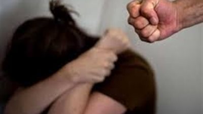 جريمة بشعة.. شك في سلوك ابنته فعذبها حتى الموت