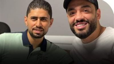 رامي جمال يفي بوعده تجاه المطرب النقاش: «أنا بطمن الناس كلها أحمد هيعمل أغنيتين»|فيديو