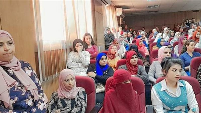 الرائدات الاجتماعيات