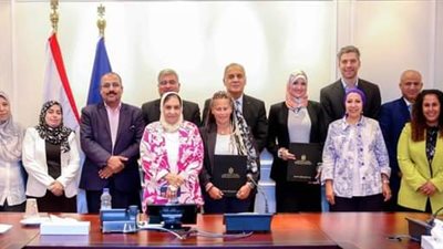 التعليم العالي: بحوث الإلكترونيات ومركز 