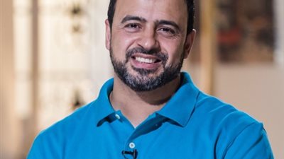 مصطفى حسني يكشف عن ذكر بمثابة الكنز.. لتفريج الكرب