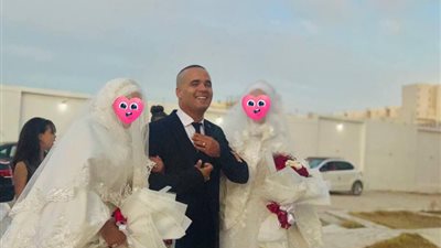 بالفيديو.. رجل جزائري يُثير ضجة بعد زواجه بامرأتين في نفس الليلة
