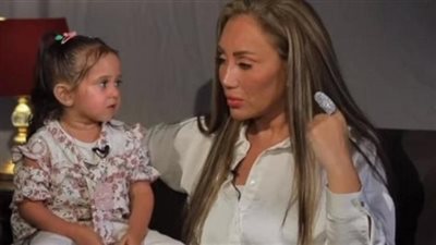 ألفاظ الطفلة بسنت تثير غضب السوشيال ميديا.. والتعليقات: «مفيش تربية»