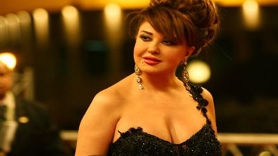 بعد هجومها على الرجل المصري.. أجرأ إطلالات مادلين طبر