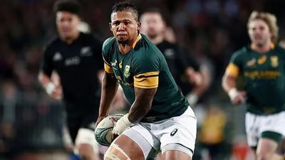 علاقة غرامية تضع نجم جنوب أفريقيا للرجبي في أزمة.. ما القصة؟