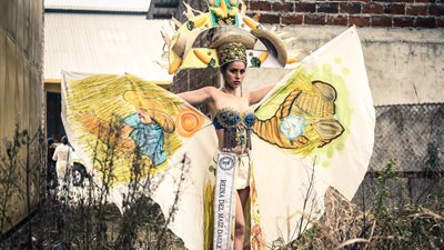 صور| ملكة الذرة تتوحد مع النبات بأزياء من خير الطبيعة.. شاهدي 