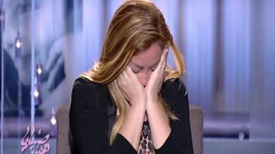 طالبة تتسبب في بكاء ريهام سعيد على الهواء.. فيديو