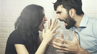 زوجة تطلب الطلاق: تزوج 3 غيري وأجهضني كثيرًا.. وهذا رأي القانون