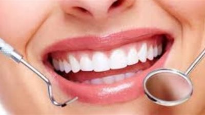 7 نصائح تضمن لك صحة الفم والوقاية من أمراض القلب (إنفوجراف)