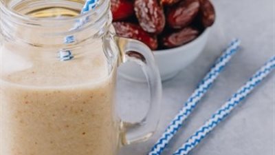 طريقة عمل الميلك شيك بالتمر للشيف غادة جميل