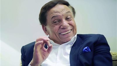 عادل إمام يرد على أنباء إصابته بالزهايمر واعتزاله الفن بهذه الطريقة| شاهد