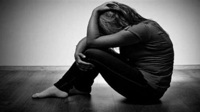 منعها أبوها من الخروج فحاولت الهرب من «الشباك» فسقطت على الأرض