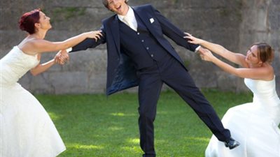 «عروسة لزوجي».. امرأة تبحث عن ضرة بسبب العلاقة الحميمية