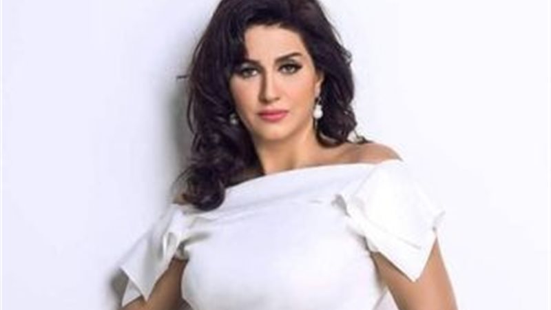 وفاء عامر
