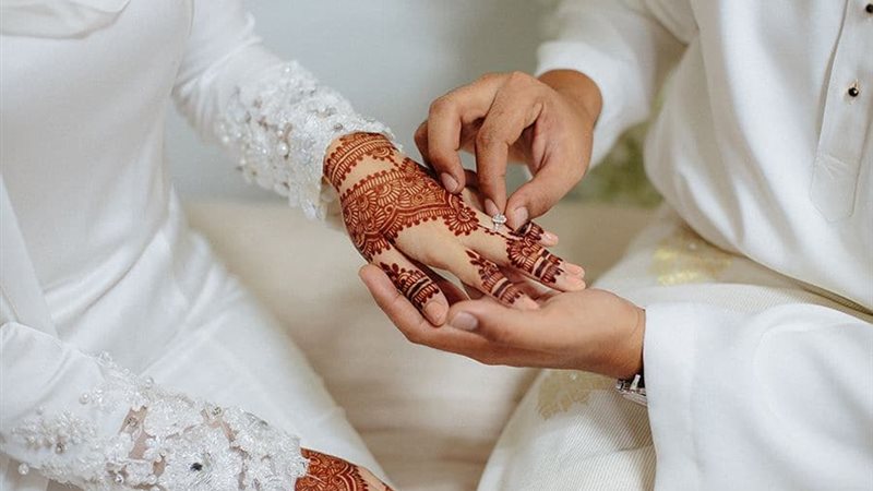 حكم التعارف على الفيسبوك