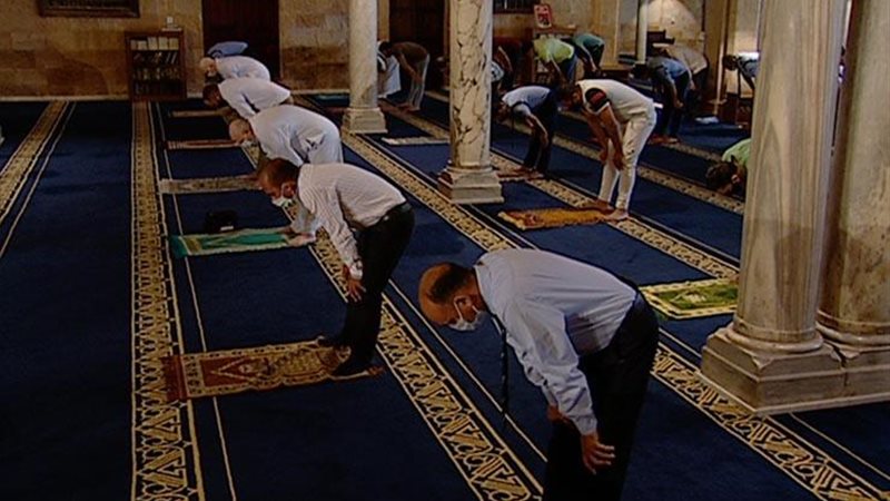 فضل الصدقة في يوم