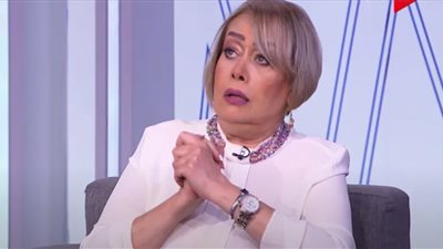 هالة فاخر: «كان لازم أقلع الحجاب عشان أشتغل»| فيديو