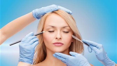 نساء تونس يعانين بسبب المكياج.. تعرفي على القصة