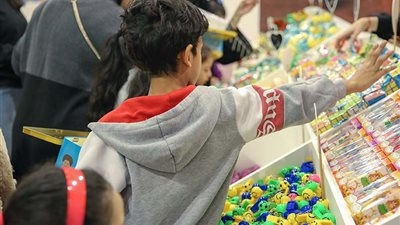 جربيها مع أولادك.. التهادي بالحلوى في المولد النبوي «سنة حسنة»