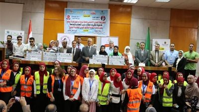 «القباج» تستعرض تقريرًا عن أنشطة برنامج وحدات التضامن الاجتماعي بالجامعات المصرية