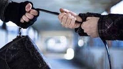اعترافات لص خطف حقيبة سيدة: ألقيت مادة كاوية على ابنها حتى لا يمسكني