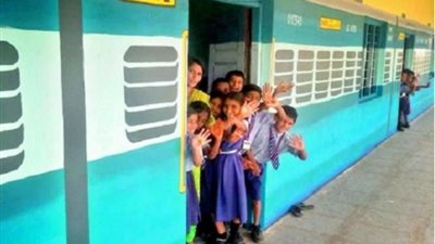 لن تصدقيها.. مدرسة هندية داخل عربة قطار! (صور) 