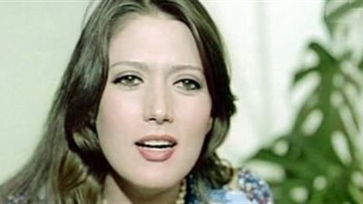 شمس البارودي تُشعل الجدل رغم اعتزالها الفن.. ما السبب؟