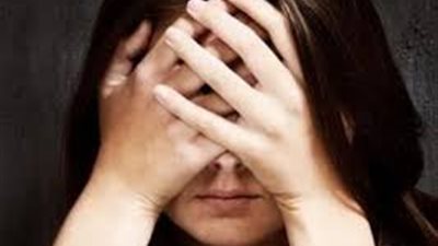 سيدة تروي مأساتها: «زوجي يساومني ليُطلقني ويطالبني بدفع ثمن حلة»