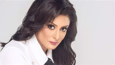 بعد نفي أيمن رشوان زواجه منها.. 5 أزمات مثيرة للجدل في حياة منى العراقي