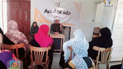 «قومي المرأة» في أسبوع| حملة احميها من الختان وجلسات تعليم الحرف اليدوية لسيدات الأقصر
