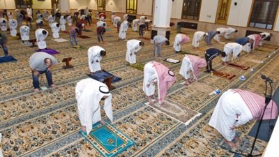 متى تصبح صلاة الجمعة سنة؟.. مستشارك الديني يجيب