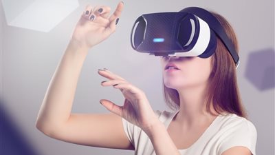 ادفعي حسابك بنظارتك.. تعرفي إلى سعرها ومميزاتها