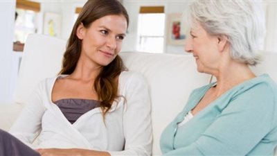 كيف تكسبين حماتك في صفك خلال الأيام الأولى من الزواج؟