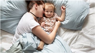 تعرفي على أنواع حليب الأم خلال مراحل الرضاعة