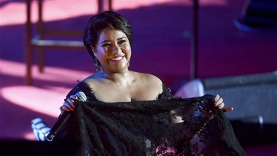 مفيدة شيحة تُهاجم أسرة شيرين عبد الوهاب: «مش متعاطفة معاهم»