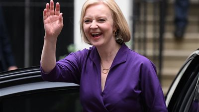 بـ 5 أسباب.. ليز تراس تتحدى وترفض الاستقالة