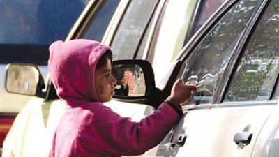 أم تحرق طفلتها لفقدها حصيلة التسول في مدينة نصر