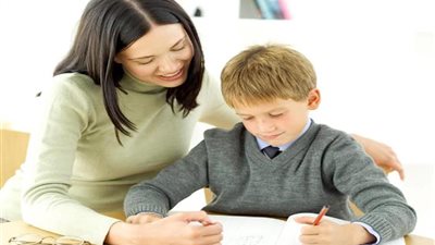 5 طرق بسيطة لمساعدة طفلك على أداء الواجب المنزلي