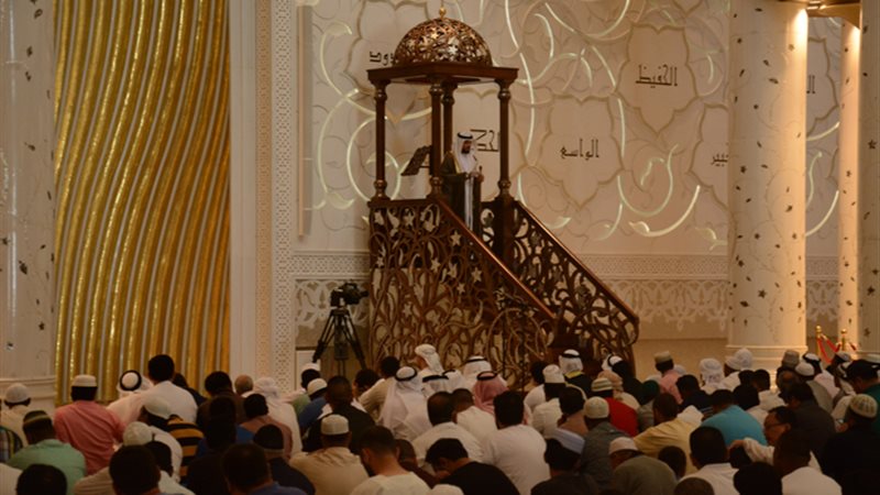 3 اخطاء تبطل الصلاة
