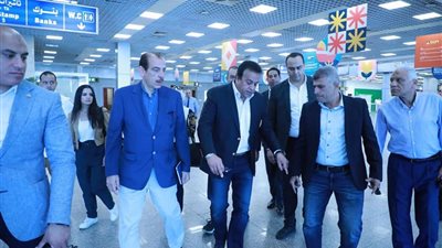 خالد عبد الغفار يراجع منظومة التأمين الصحي لمؤتمر المناخ «COP27»