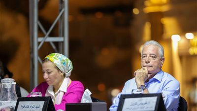 وزيرة البيئة ومحافظ جنوب سيناء يعلنان شرم الشيخ خالية من الأكياس البلاستيكية