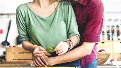 6 أطعمة تجعل زوجك في منتهى الفحولة قبل العلاقة الحميمية