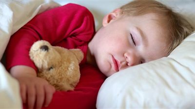 سنة أولى أمومة.. كيف تتغلبين على مشاكل نوم طفلك؟ 