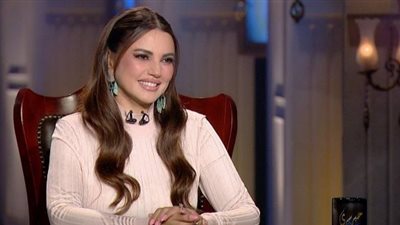 درة ترد على اتهام دخولها الفن بسبب جمالها: «ظلم لموهبتي»