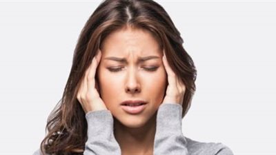 بينها الكمادات.. 9 طرق طبيعية لعلاج الصداع 